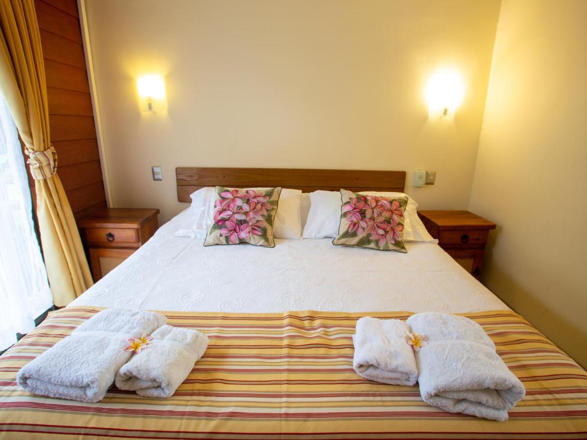 Hostal Uruhao Hanga Roa Exterior photo