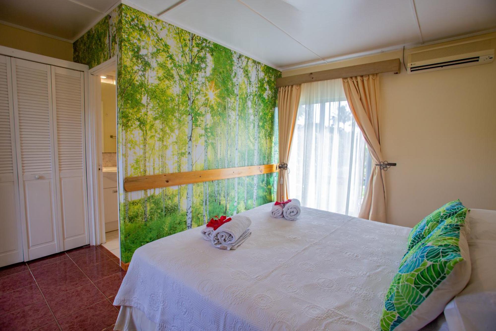 Hostal Uruhao Hanga Roa Exterior photo
